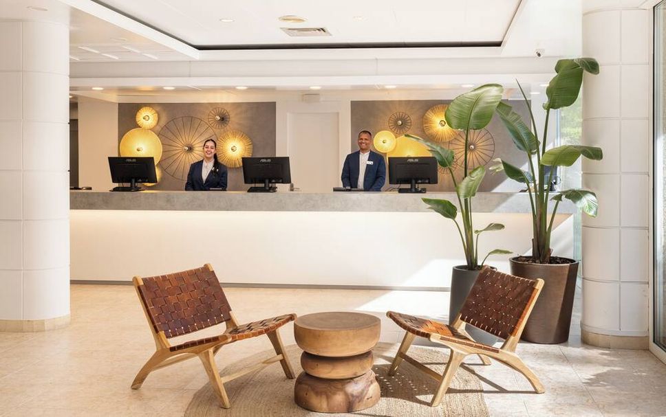 Front desk Photo