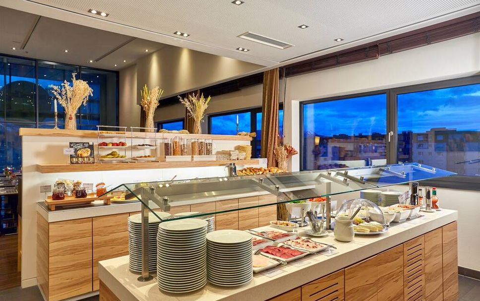 Buffet Photo