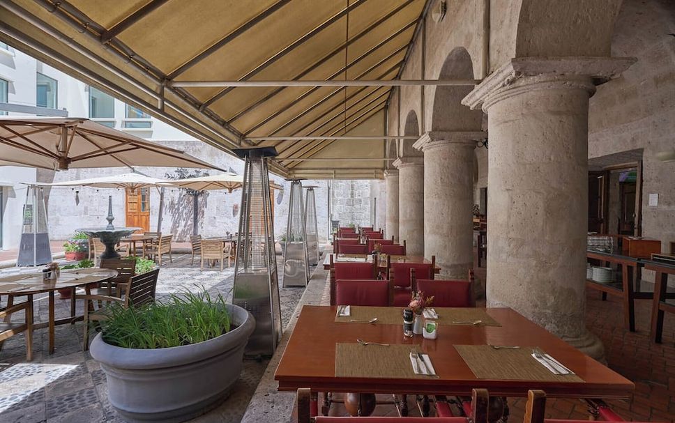 Restaurant Photo