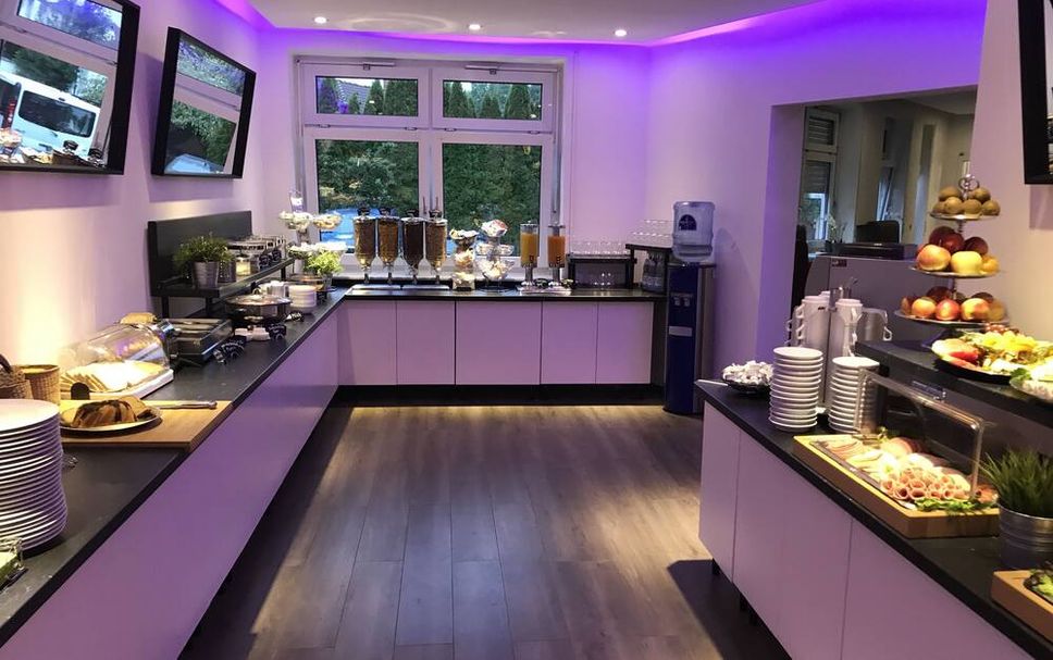 Buffet Photo