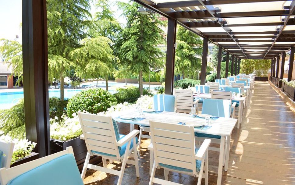 Restaurant Photo