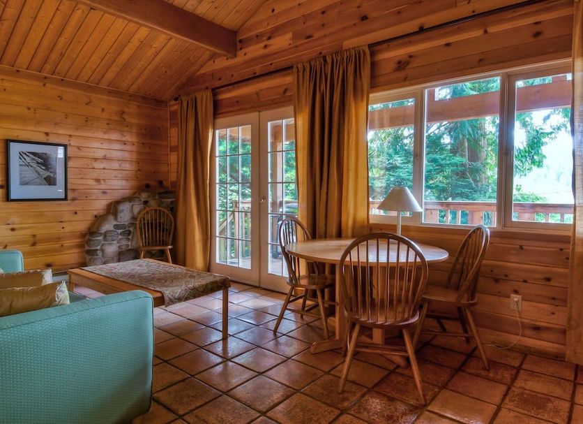 Dining room Photo