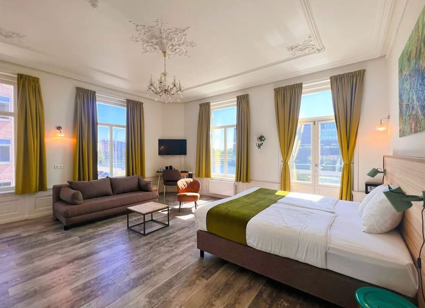 Bedroom Photo