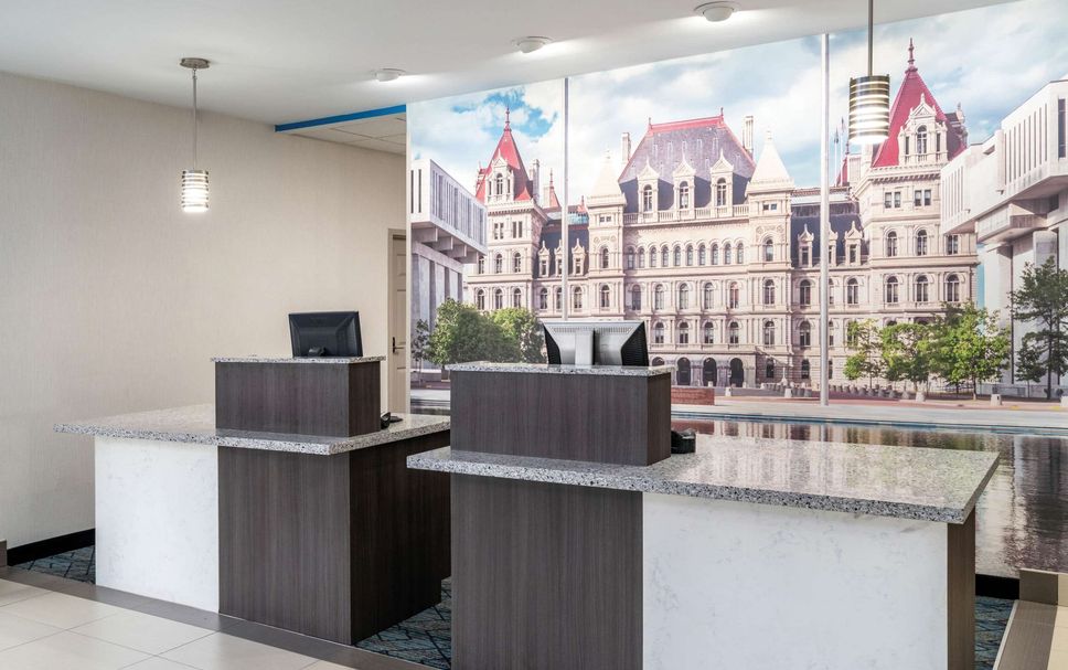 Front desk Photo