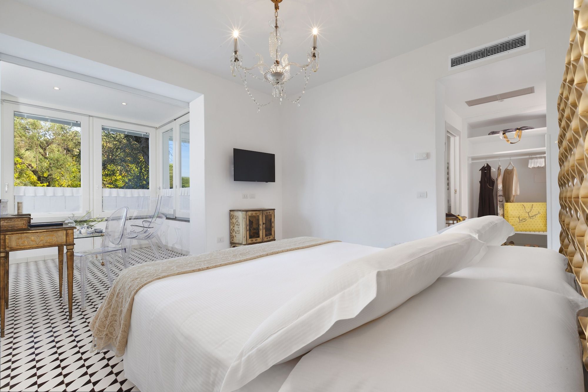 Bedroom Photo
