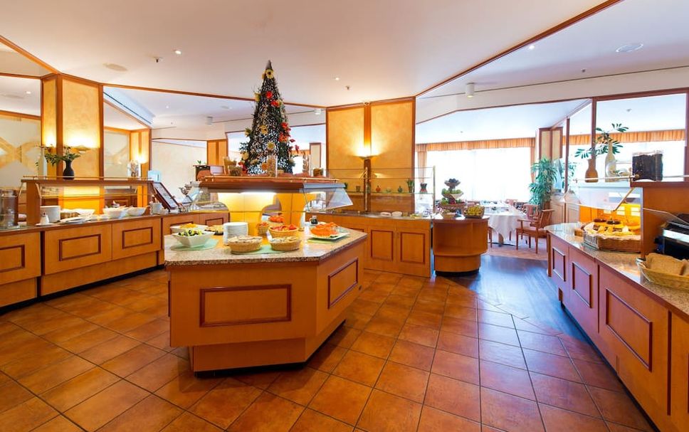 Buffet Photo