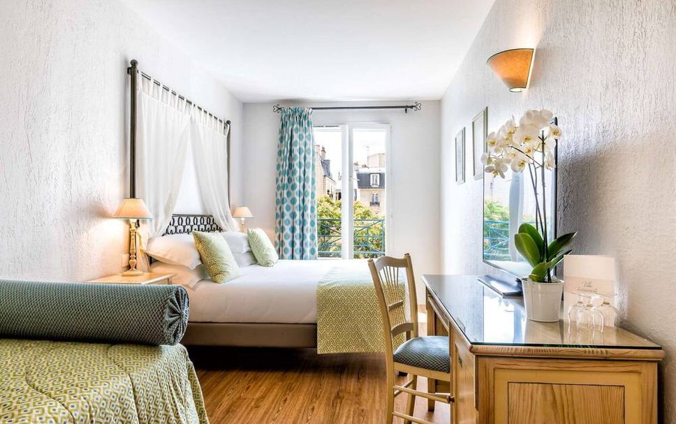 Bedroom Photo