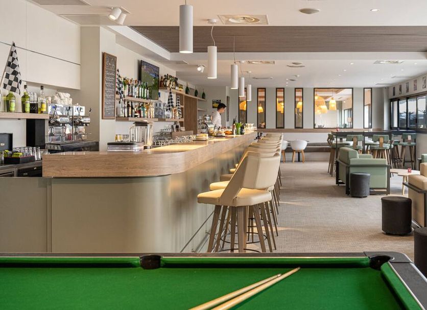 Bar Photo