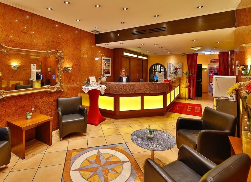Front desk Photo