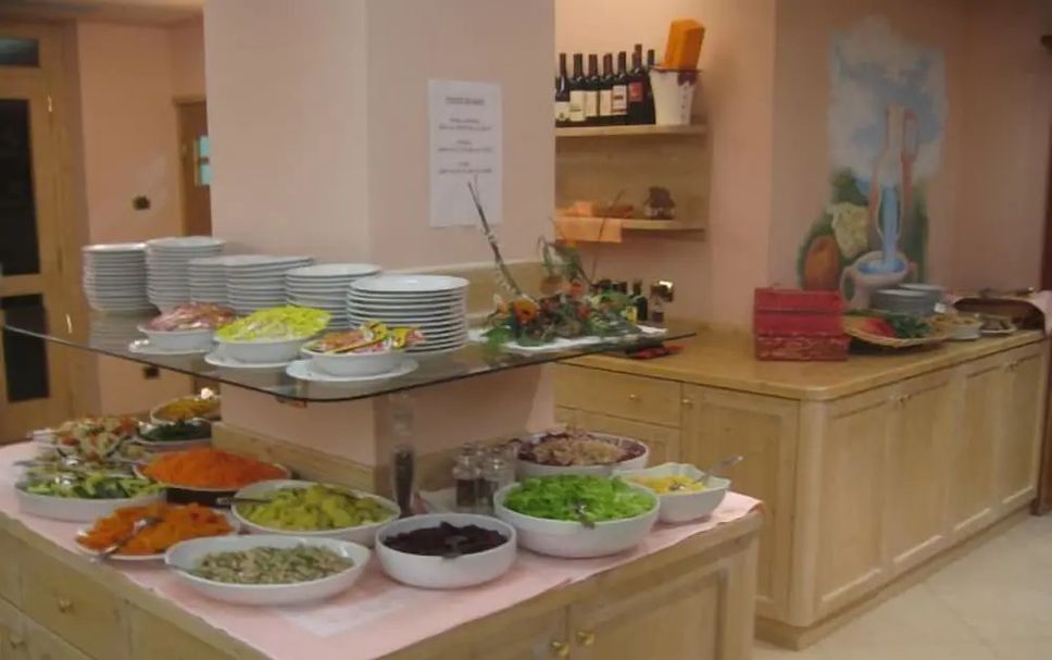 Buffet Photo
