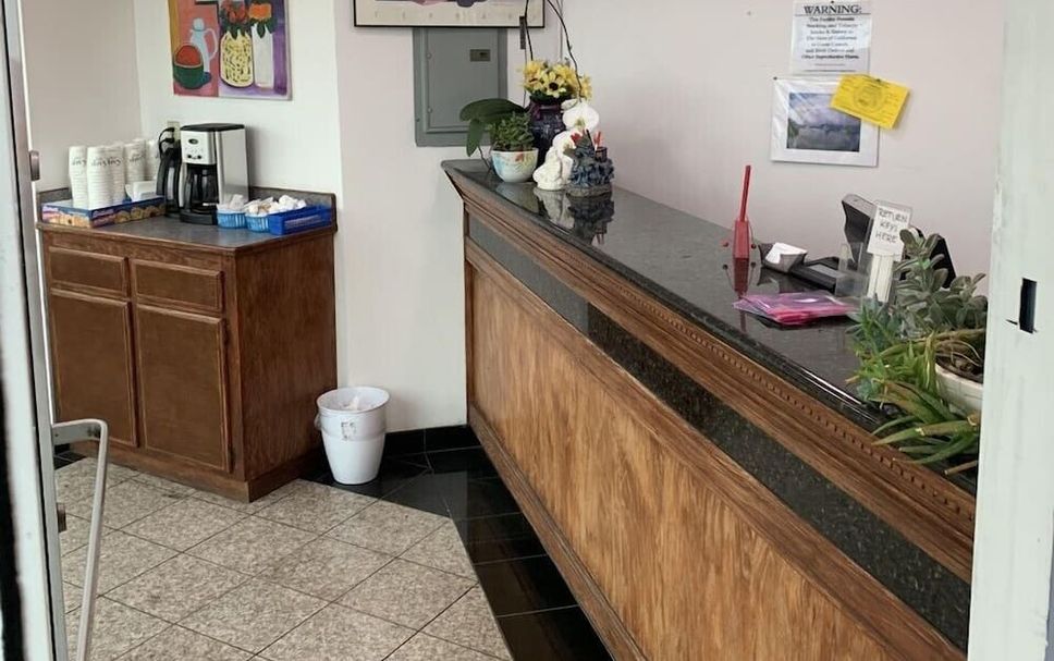 Front desk Photo