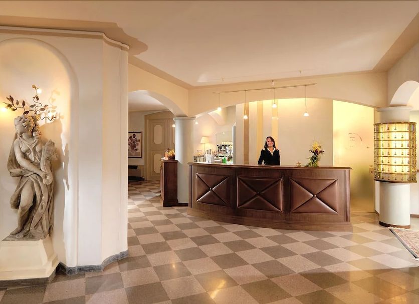 Front desk Photo