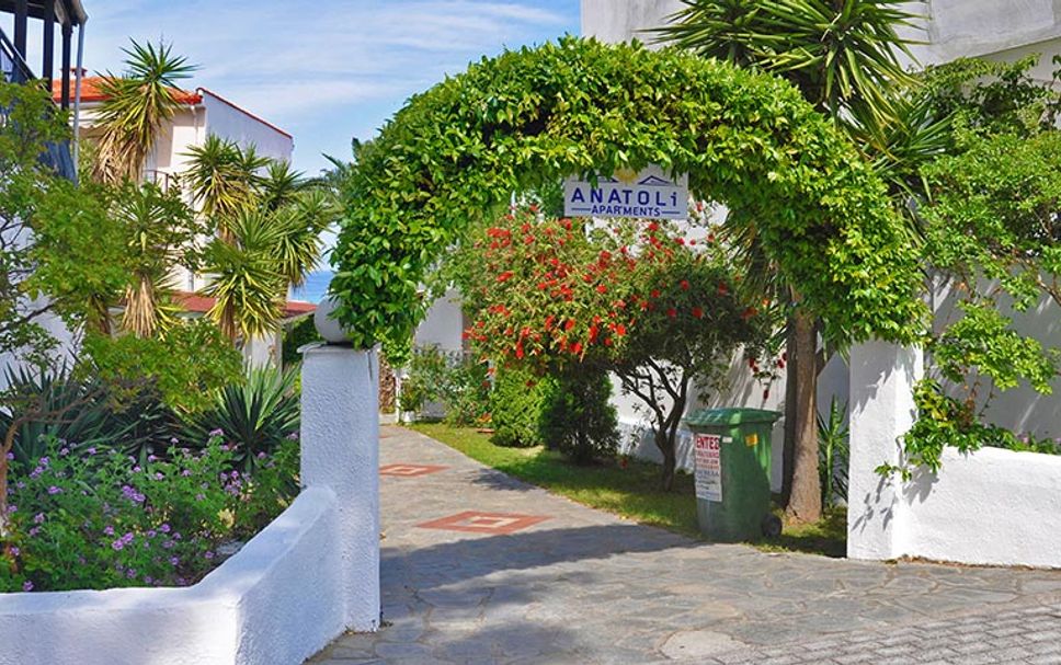 Hotel entrance Photo